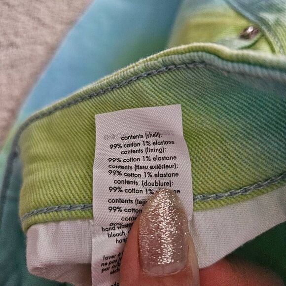 3/$15 WeWoreWhat Tie Dye Flare Denim Short Size 24 - Picture 6 of 9